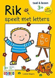 Rik speelt met letters